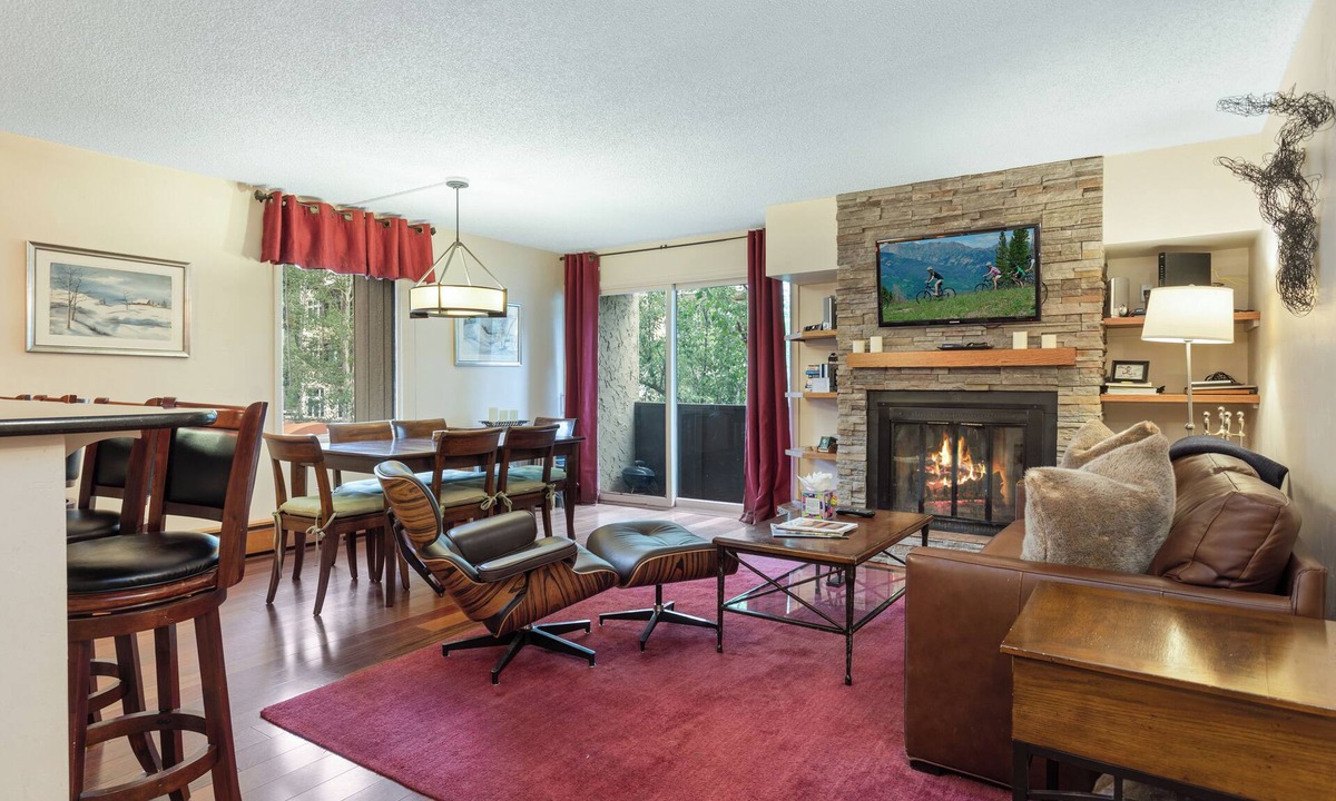 Vail Condo | 100 ft. to Gondola! Balcony, Fireplace, Views, Parking! Heart of Lionshead!