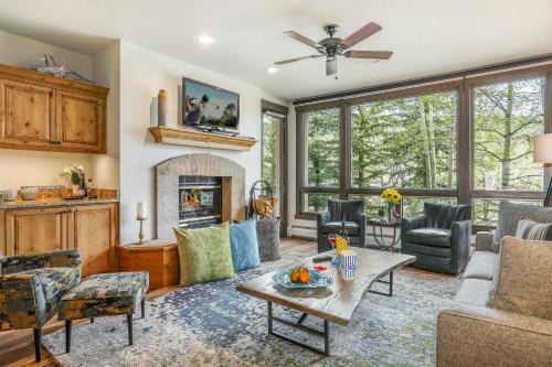 Highlands Townhomes House | 104 Highlands Westview