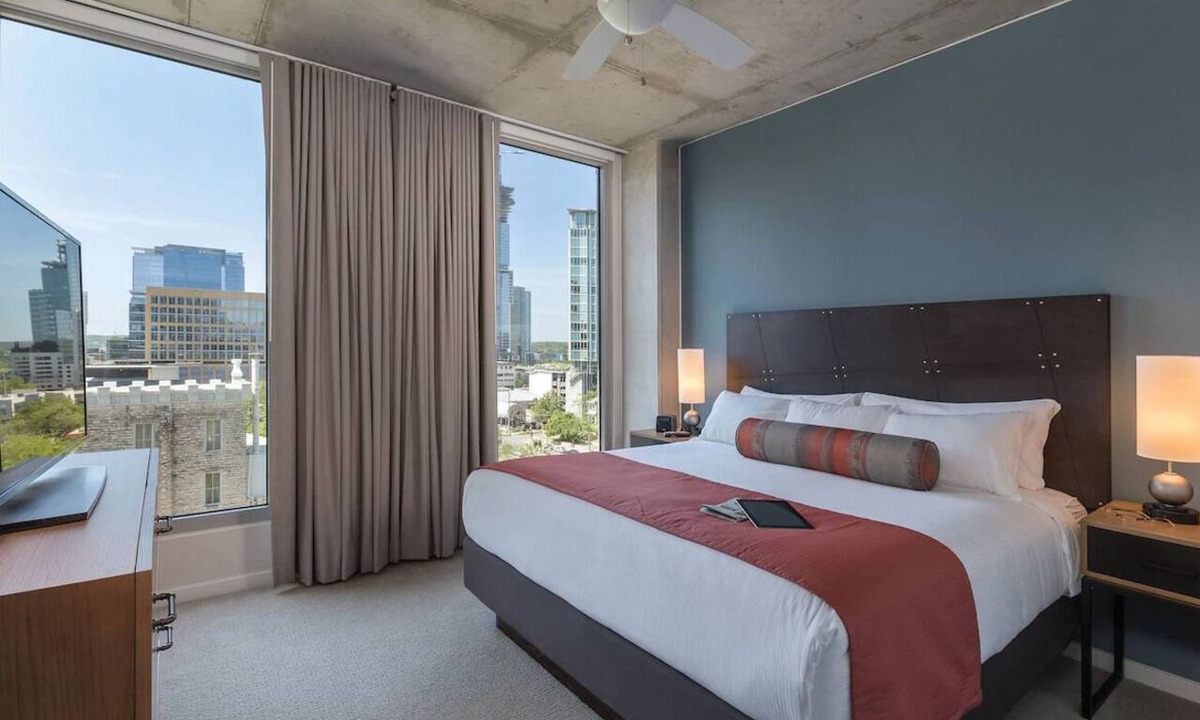 West End Resort | 1BD/Austin - Rooftop Pool & Firepit, BBQ!