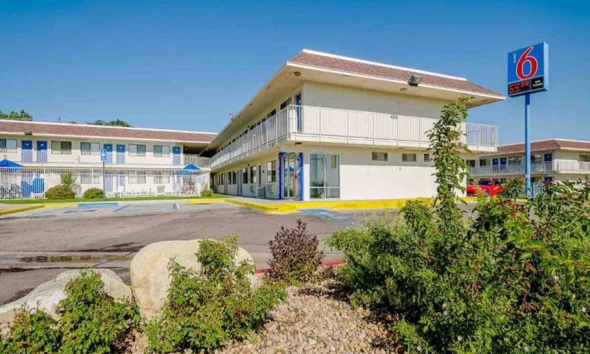 Dupont Apartment | 2 Full Beds | Non-Smoking