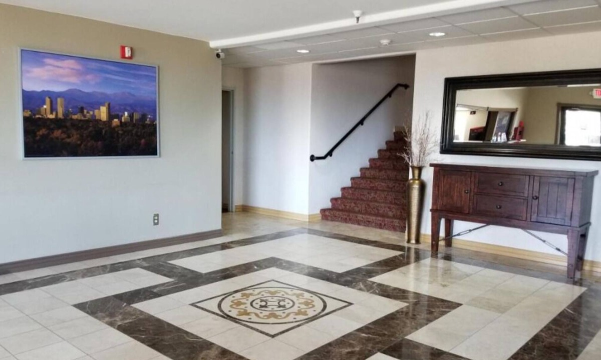 Castle Rock House | 2 Pet-Friendly Units, 2 Classic Units, Onsite Dining, Near Red Hawk Golf Course