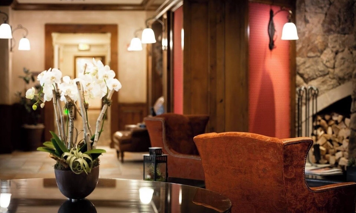 Downtown Resort | 2 Suite Amenities, Fireplace, Hot Tub, Fire Pit!