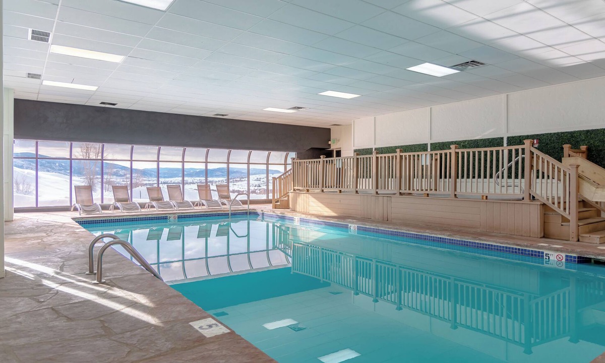 Steamboat Springs Hotel | 2 Units | 1BR Retreat w/Kitchen, Pool & Outdoor Adventure Nearby