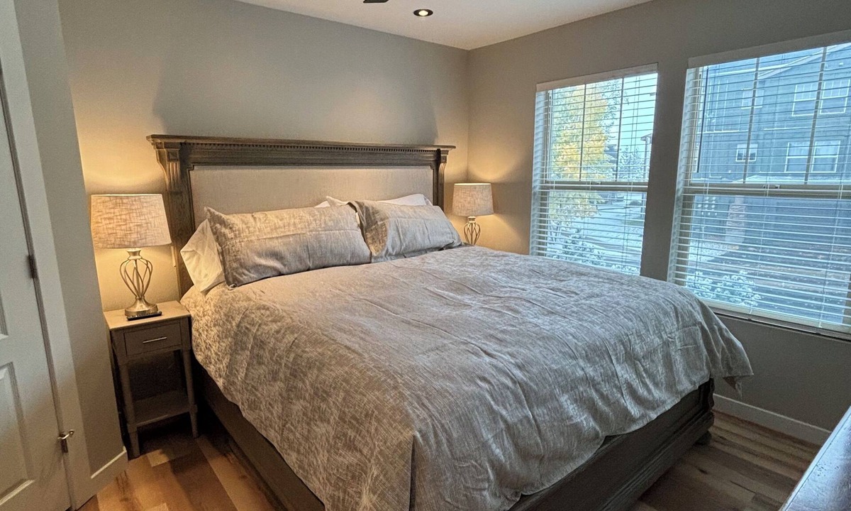 Park City Condo | 2026 Renovated, RH King Bed, Ideal Location Skiing Deer Valley East Village, PC