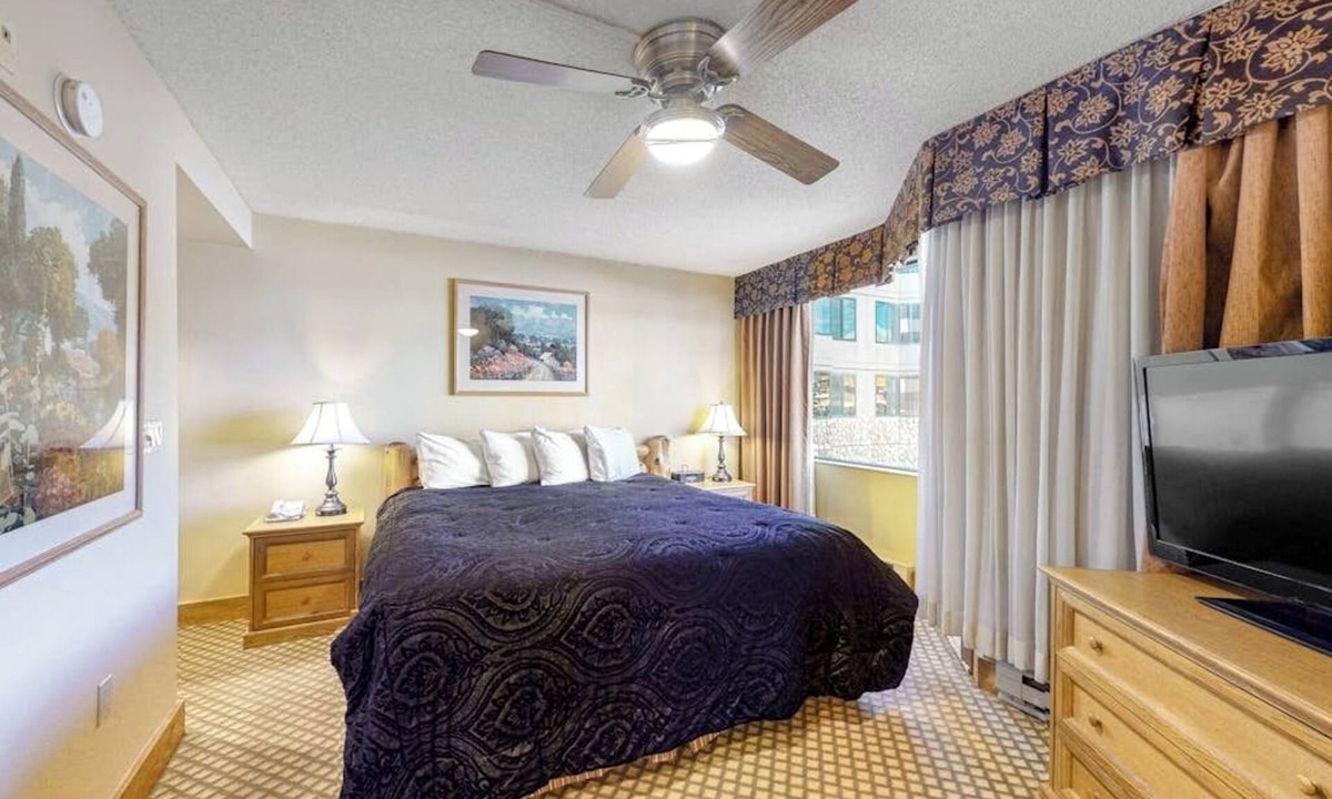 Mount Crested Butte Apartment | 2nd-Floor Studio w/Mtn Views, Shared Outdoor Hot Tub & Heated Pool, Washer/Dryer