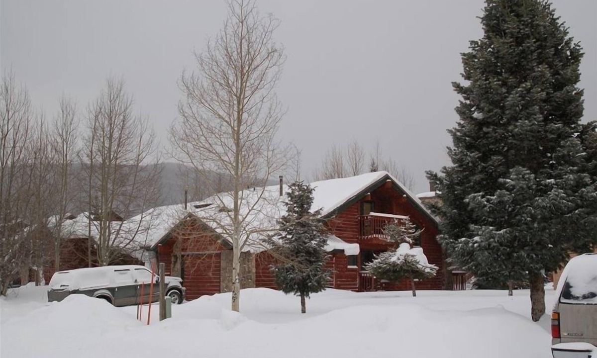 Frisco House | 3 master suites, 2 living areas, walk to main street, hot tubs, indoor pool.