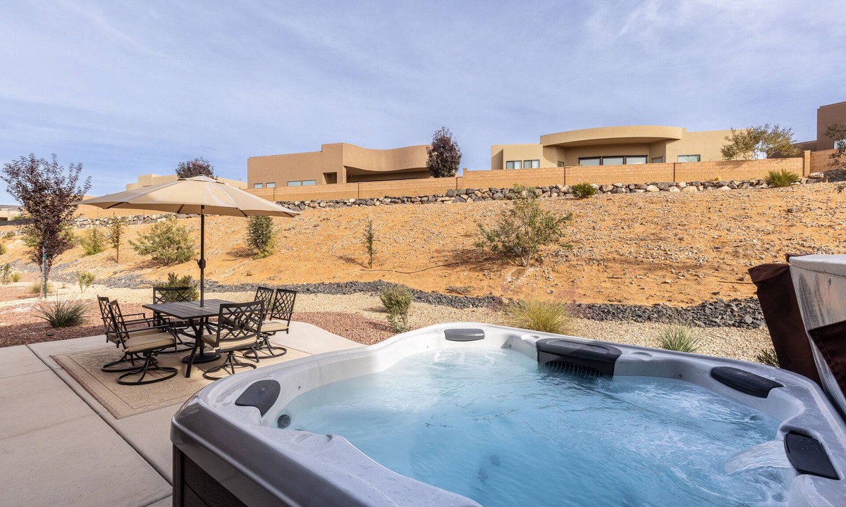 St. George Villa | 4 King Suites - Hot Tub, Fire Pit & Red Rock Views
