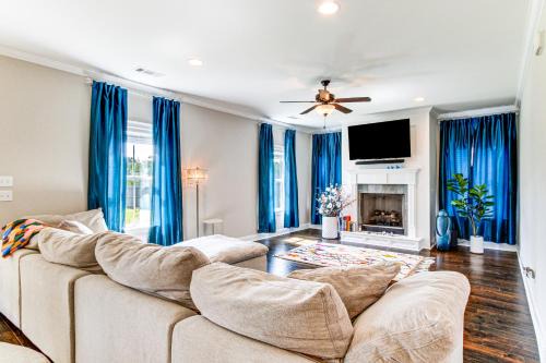 Dothan House | 4 Mi to Dtwn: Stylish Home w/Large Yard in Dothan