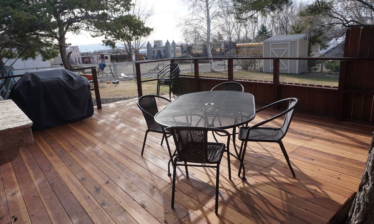Fruita House | 4 Separate Beds and Queen Pull Out - You Will Want to Stay on This Working Farm