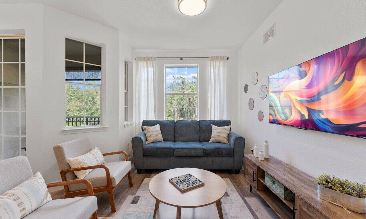 Loughman Apartment | 414TR 2BR Condo APT Heated Pool HotTub King Bed