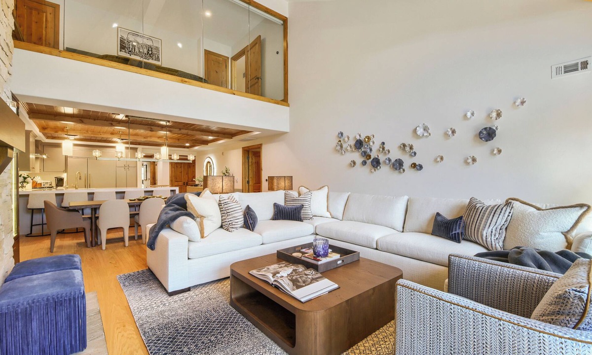Vail Condo | 434 S Frontage Rd Vail Mountain View #403-Vail Penthouse, Roof Top Hot Tub, Pool, Walk to Slopes
