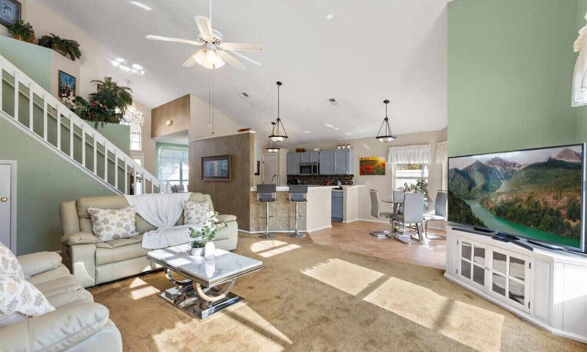 Lindfields Villa | 4BR | Heated Pool + Game Room | 15 Min Disney | Sleeps 11