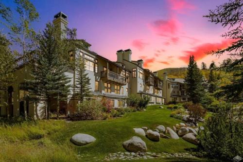 Highlands Townhomes House | 5 Bedroom Ski-Inski-Out Luxury Townhome In The Meadows Townhomes