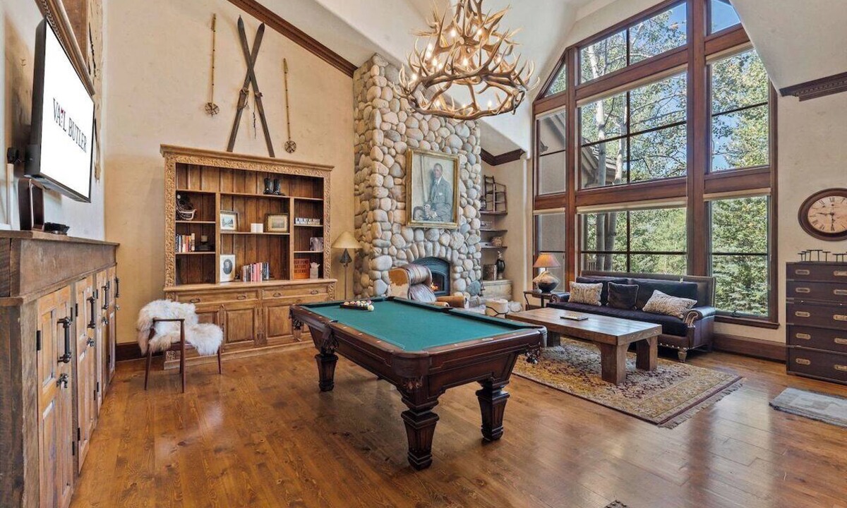 Beaver Creek House | 5 Beds in BC - Ski In, Hot Tub, Pool