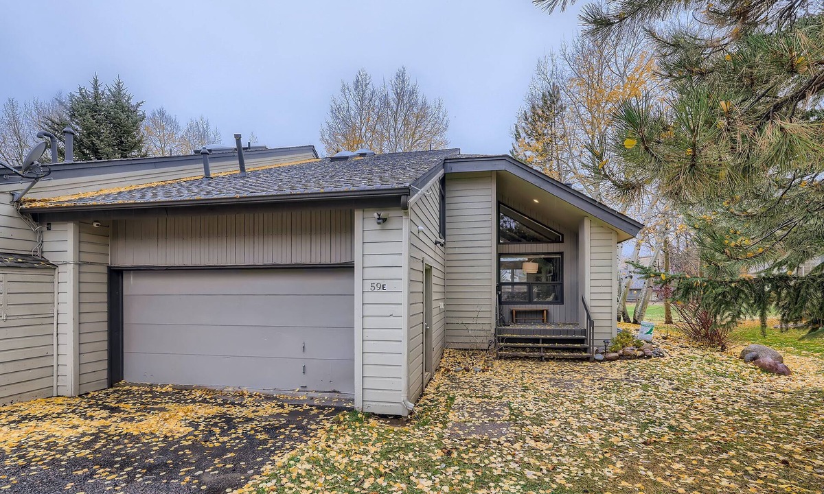 Eagle-Vail House | 59 E Coyote Circle, Eagle-Vail Golf Course Duplex, Pet Friendly, Near Vail and Beaver Creek