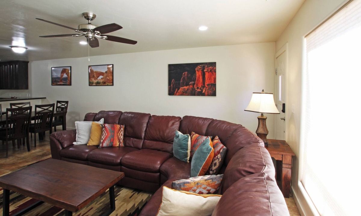 Moab South Valley House | 6A4 Relaxing Townhome, Two Car Garage, Community Pool & Hot Tub