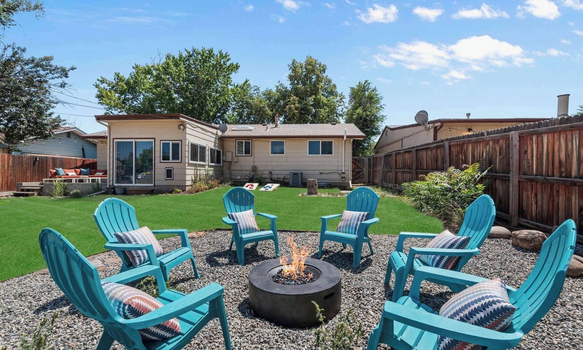 South Westminster House | 6BR Retreat - Game Room & Fire Pit - 15 Min to Denver