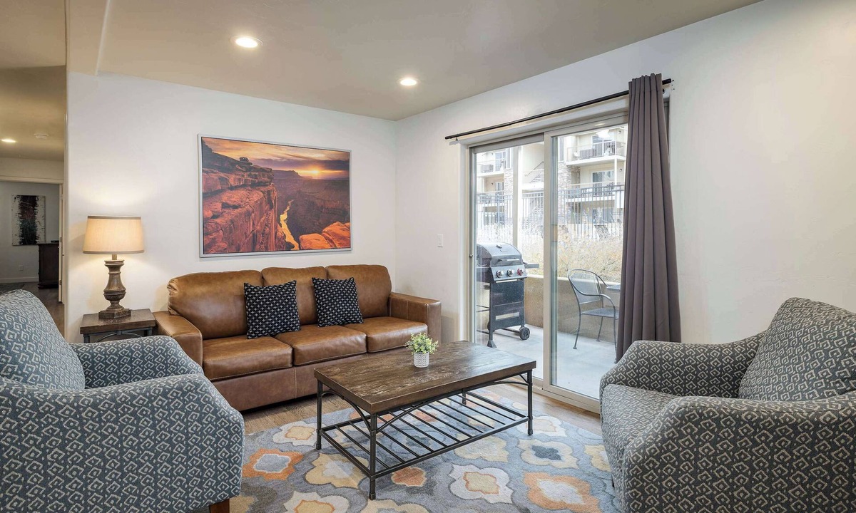 Moab South Valley Condo | 6D Moab RedCliff Condo Pet Friendly Pool and Hot Tub