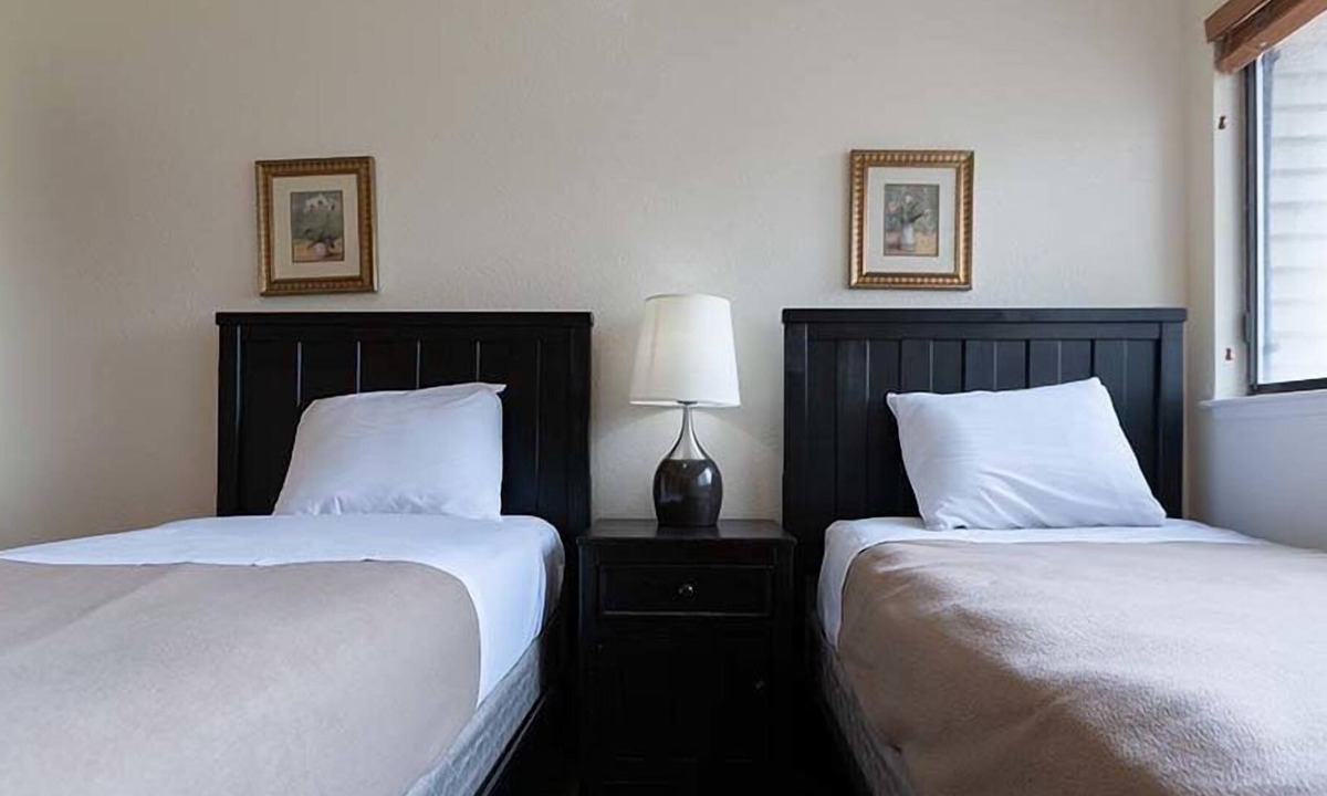 Summit Park House | A Place You'll Surely Enjoy! 2 Spacious Units, Swimming Pool, Free Parking!
