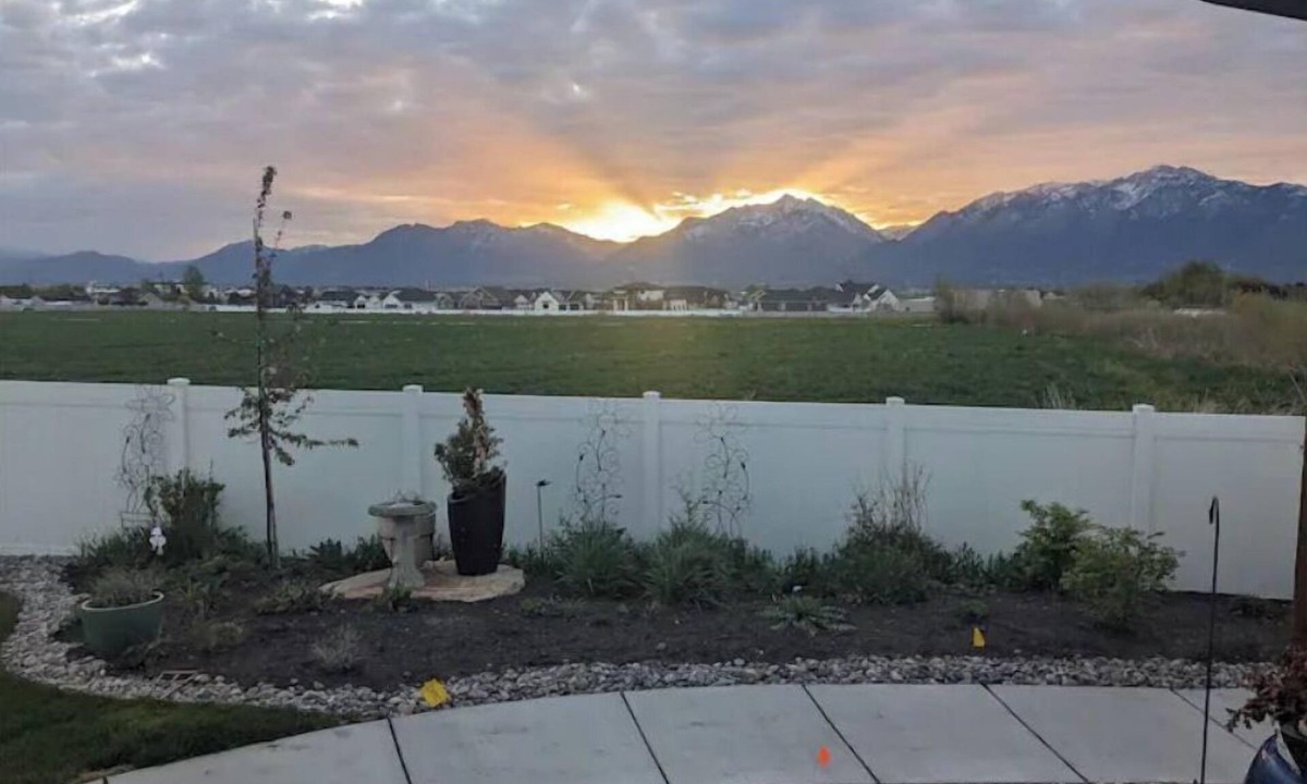 Herriman Apartment | Acadia Studio - Ground-Level Farmhouse w/Shared Hot Tub - 25 Min to SLC