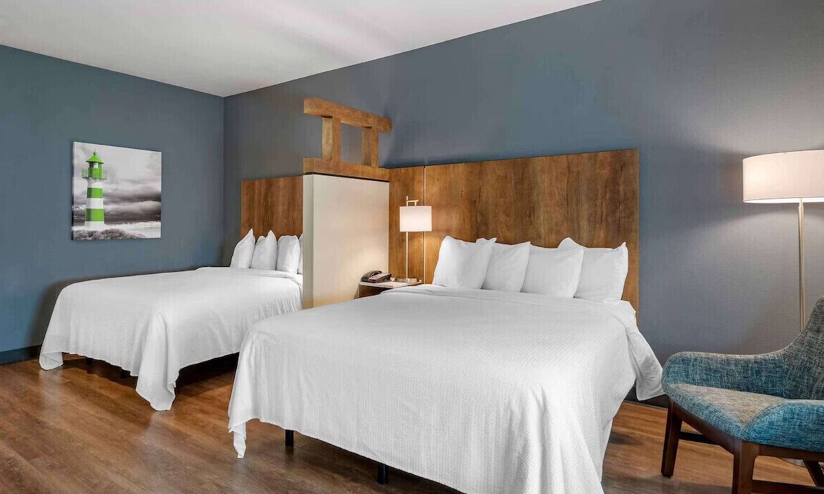 Southeast Colorado Springs Hotel | Adventure-Ready Double Queen Free Breakfast & Gym