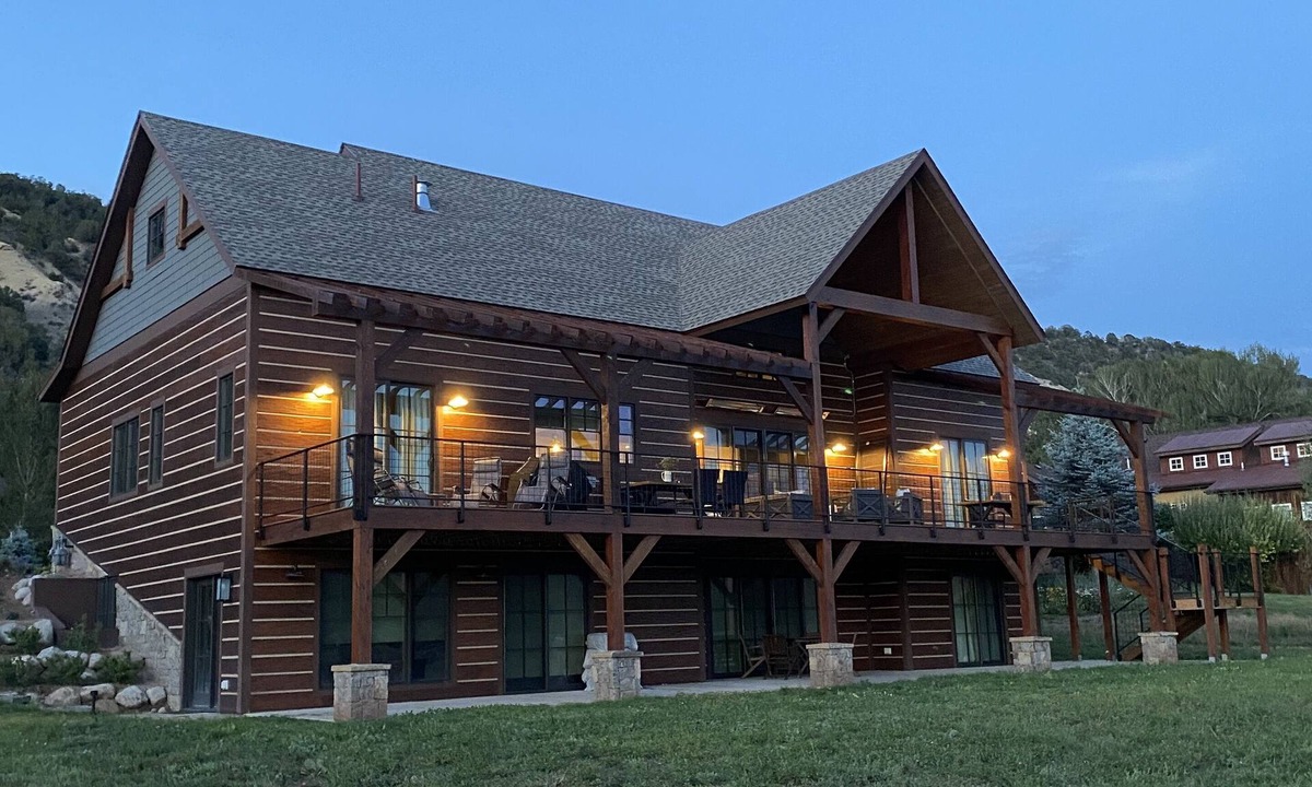 Cerise Ranch House | Amazing luxury spacious 4 Bed 4 Bath mountain retreat home near Aspen. Sleeps 10