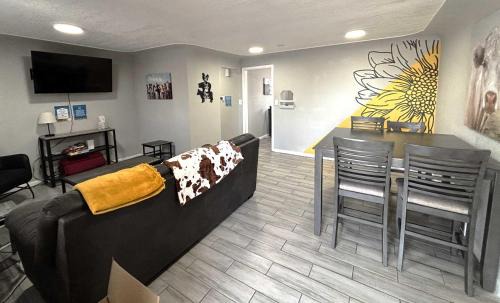 Arvada Plaza Area House | Arvada Private Family Home with Two King Beds