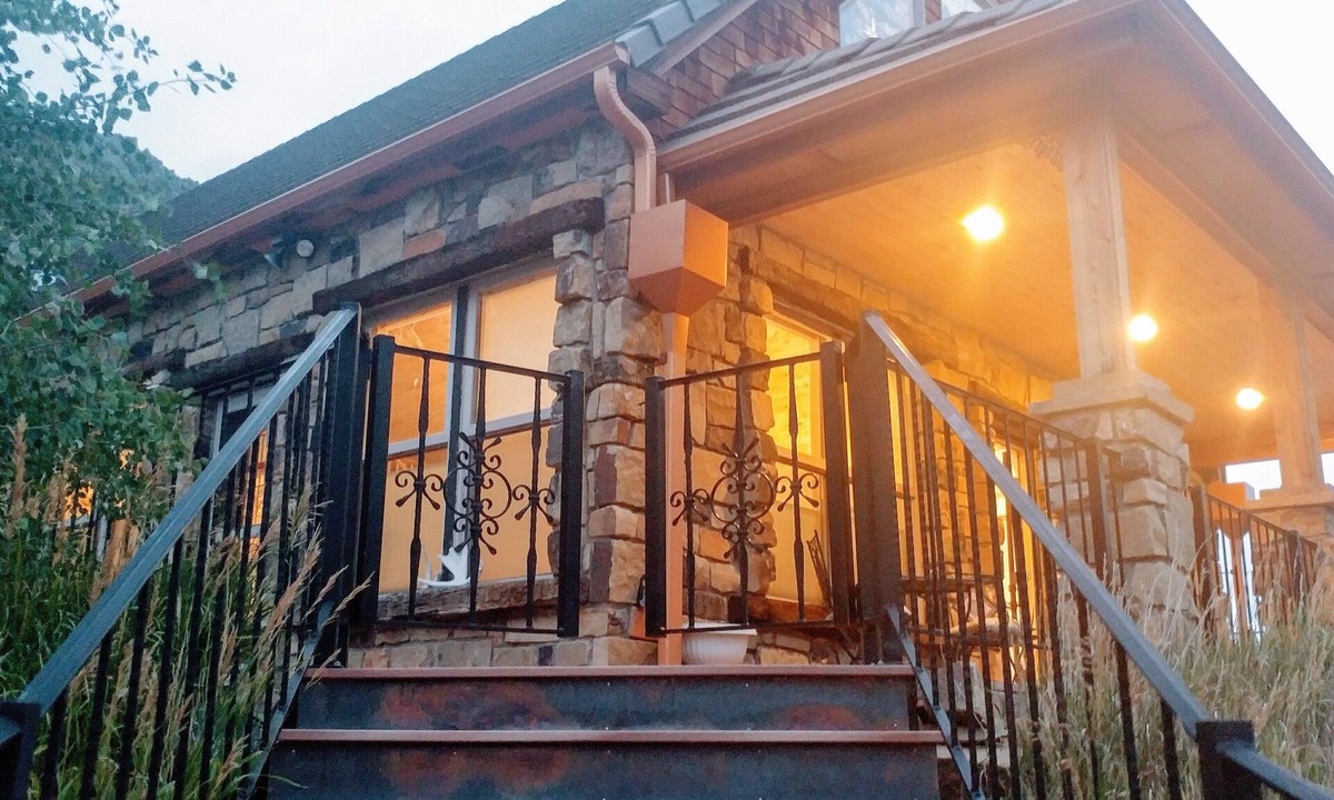 Rustic House | August Just Opened Up & Beautifully Wild has A/C! 21-Z3031