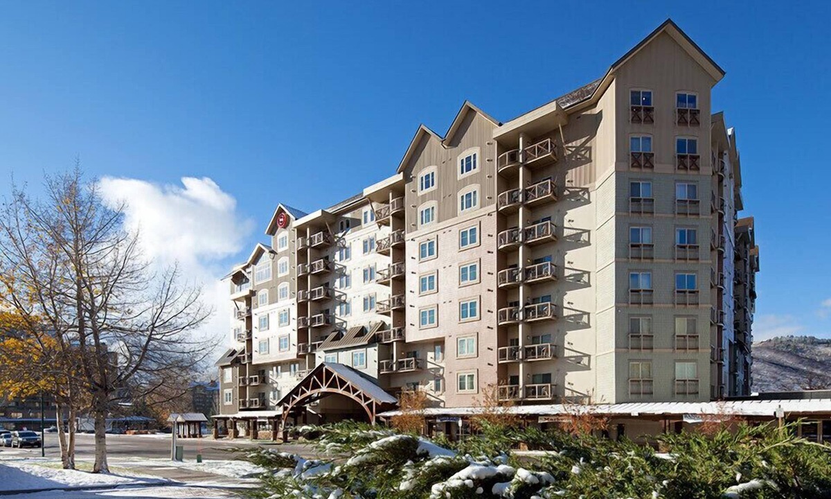 Avon Condo | Avon | Avon Ski Escape | Pool & Hot Tub | 1BR