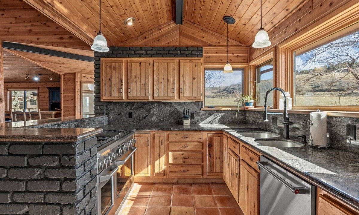 Collbran House | B4 Ranch Lodge - Amazing Views