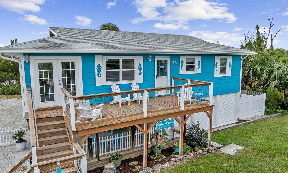 Marineland Acres House | Beach Chic Beach Home Bikes, Beach Gear,Pet-Friendly & Minutes to the Ocean