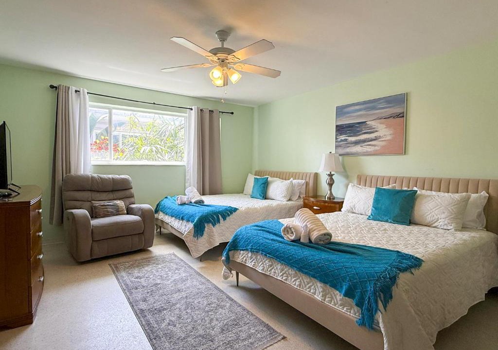 North Beach Apartment | Beachside retreat 2 min walk to Beach Parking