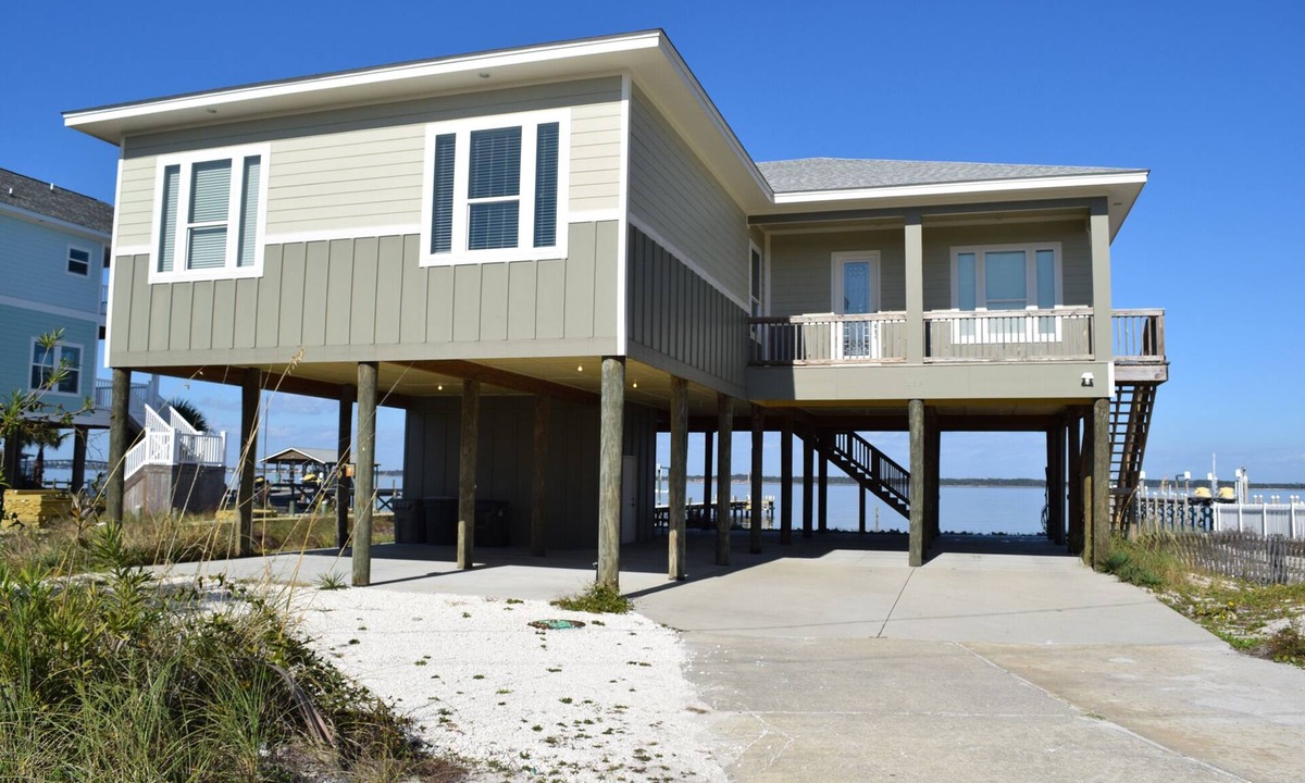 Villa Primera House | Beautiful 5-bdrm, 4.5-bath home - within easy walking distance to everything!
