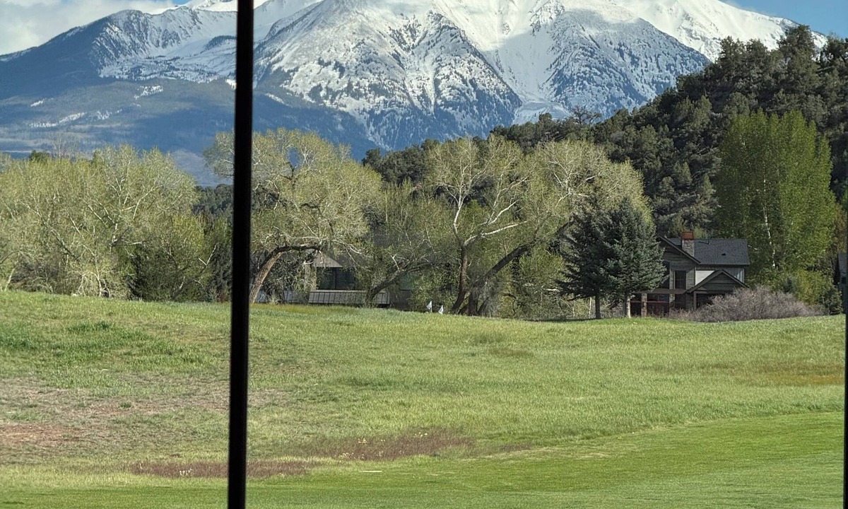 Aspen Glen House | Beautiful mountain lifestyle 3bedroom golf course fairway townhome in Aspen Glen