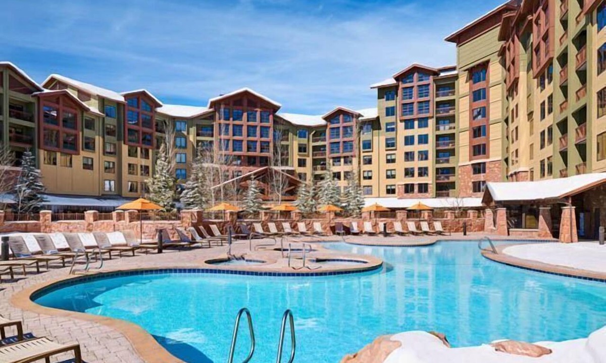 Park City Cabin | Beautiful Spacious King Room | Heated Pool