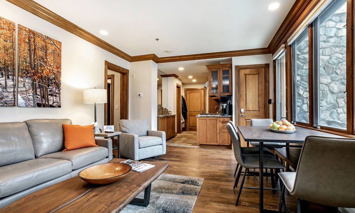 Highlands Townhomes Condo | Beaver Creek's best ski in ski out- McCoy Peak lodge