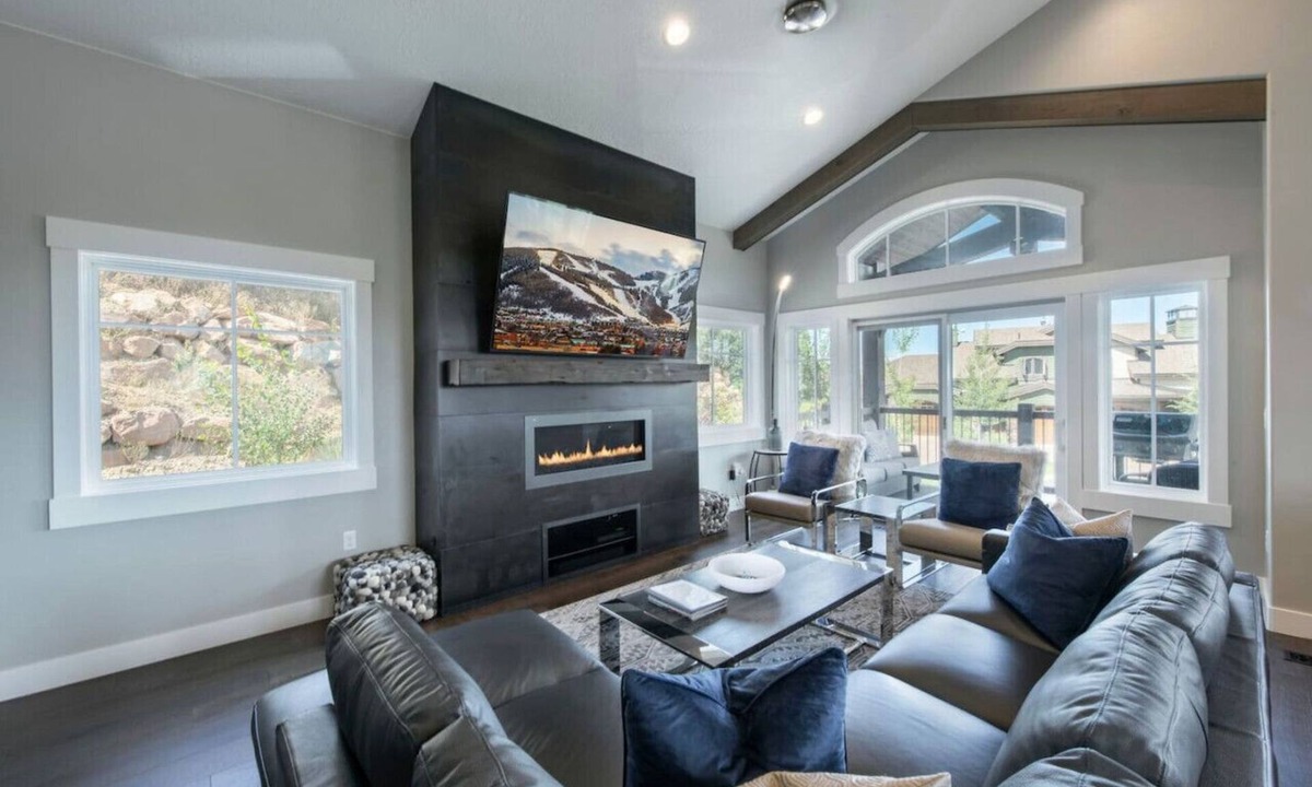 Park City Villa | Best Location on Fairway Corner Unit