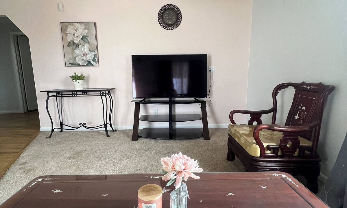 Cortez House | BEST VALUE IN TOWN! Spacious 2 Bedroom 1 Bath in heart of Downtown Cortez, CO