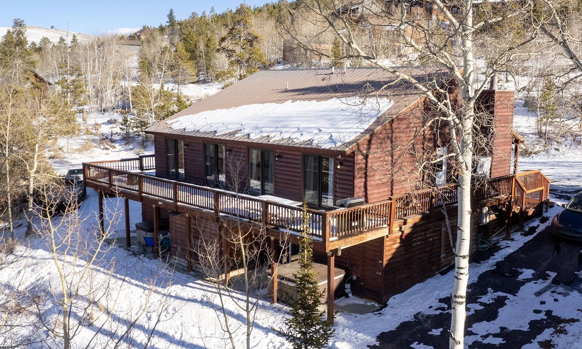 Innsbruck Val Moritz House | Big Mountain Views for Large Groups Near Granby Ranch + Free Week in Belize