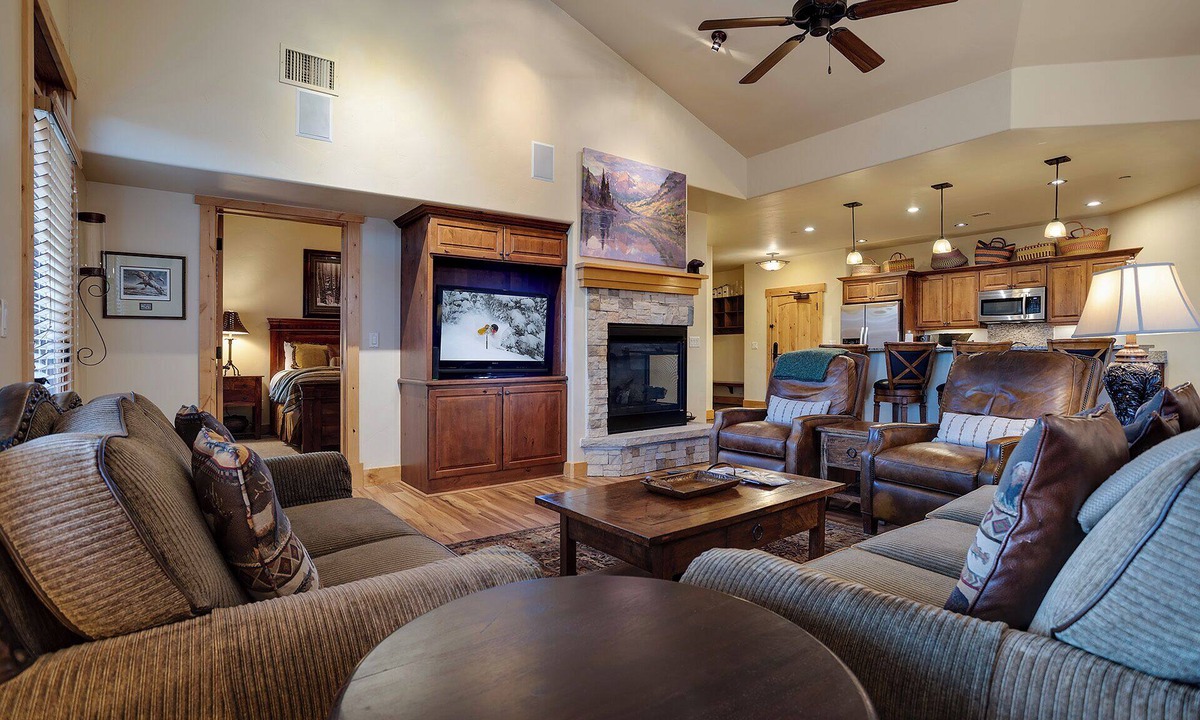 Steamboat Springs Condo | BL6302 | Top Floor with Stellar Views | Short Walk to Mtn | Air Chilling