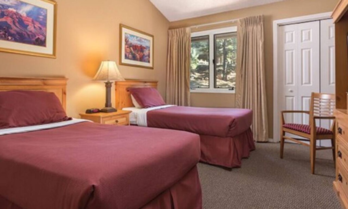 Ellinor Heights House | BLOCK Casa Del Mar - 1br
