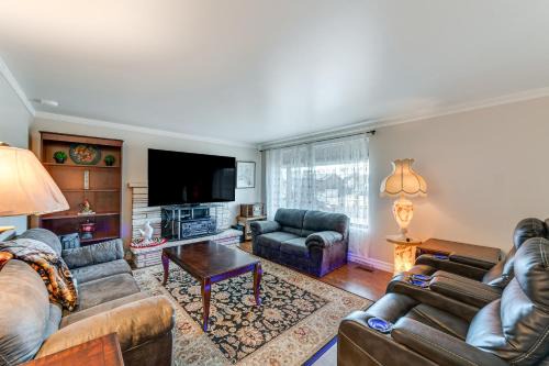 West Valley City House | Bring a Pet: West Valley City House w/Grill