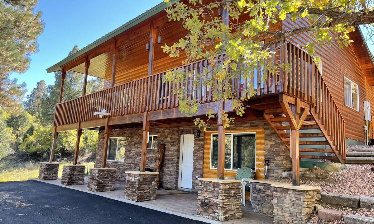Long Valley Junction Cabin | Bryce & Zion midpoint! Firepit & pool table. ATV trails nearby.