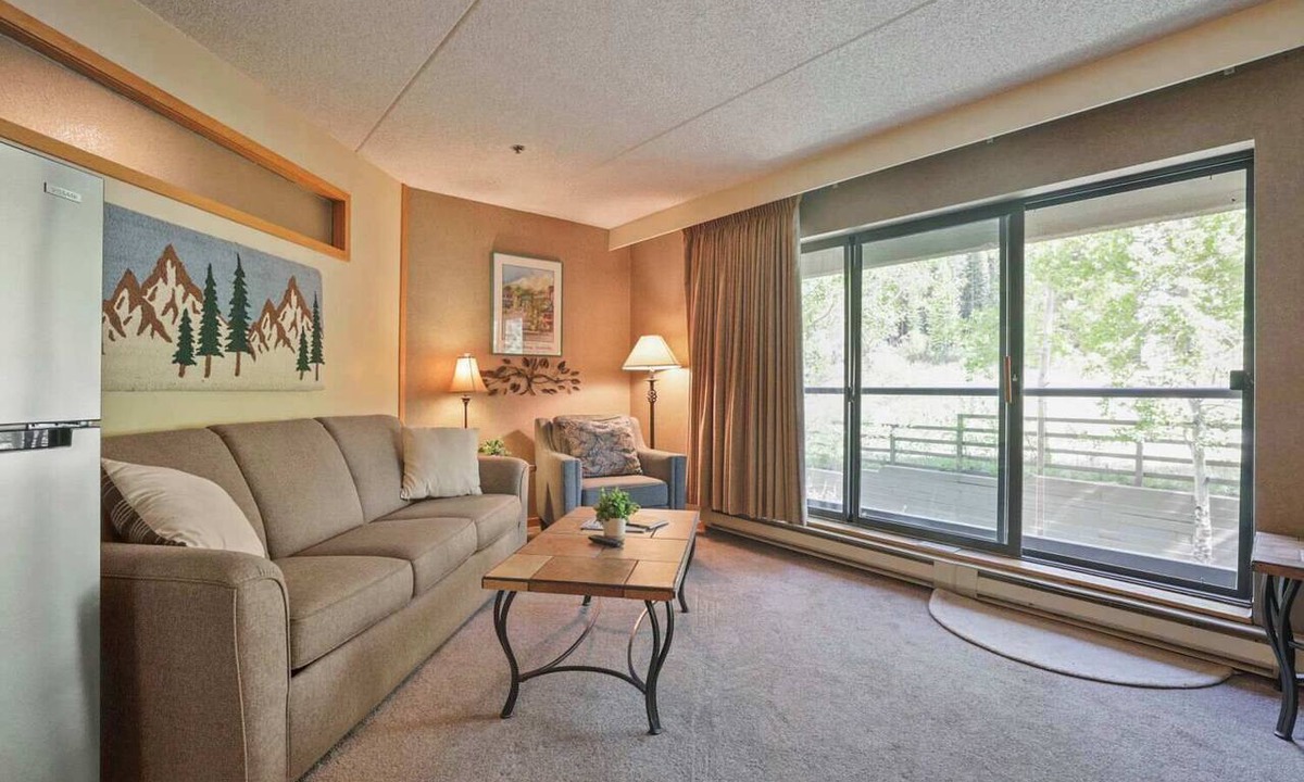 Peak 9 Condo | Building 4 Ski-In Ski-Out Condo Peak 9 Views Fireplace Dog Friendly 9 Hot Tubs