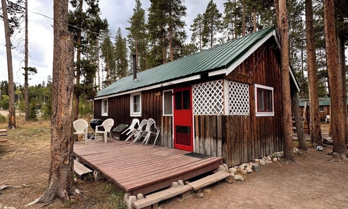 Walden Cabin | Cabin #5 Serene 2-bedroom rustic cabin in Gould, perfect for a peaceful getaway.