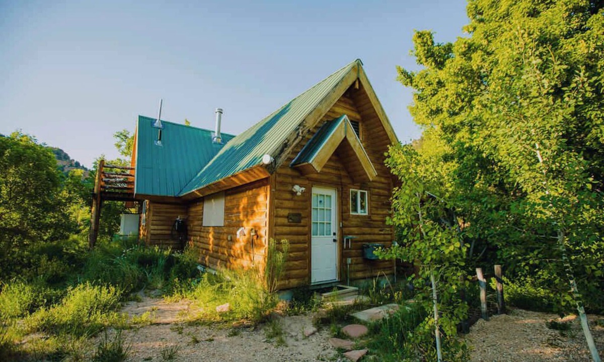 Glendale Cabin | Cabin near Zion & Bryce w/Hot Tub and sauna.