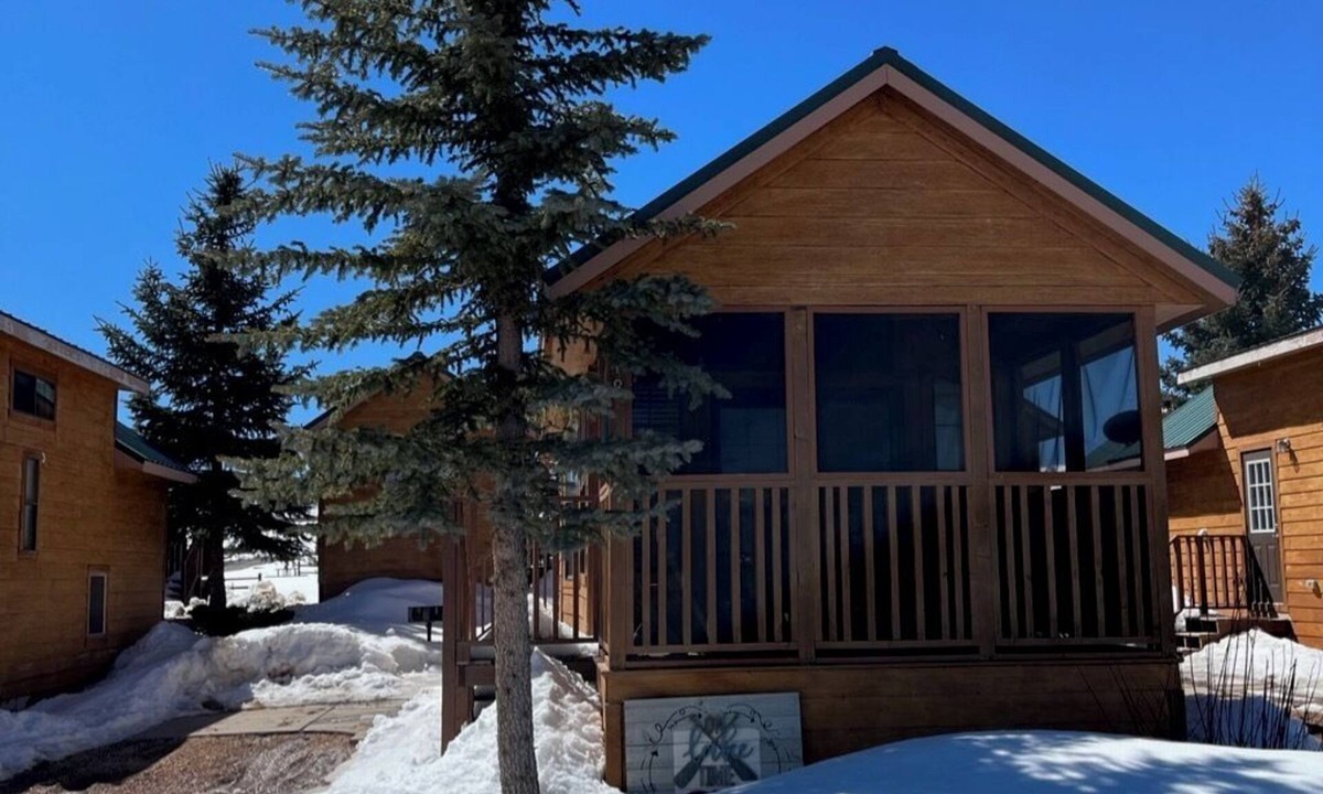 Mammoth Creek Cabin | Cabins by Panguitch Lake: Where Rustic Charm Meets Amazing Fishing!