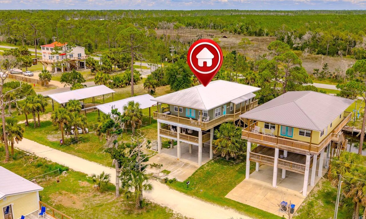 Salem House | Cedar Island Coastal Retreat | Gulf Access, Huge Deck & Fami
