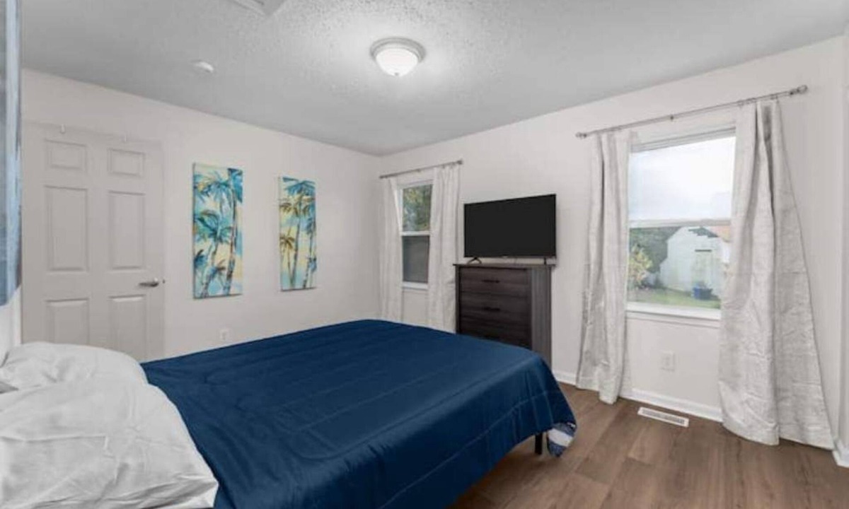 Virginia Beach House | Centrally Located 2BR 2Bath Home