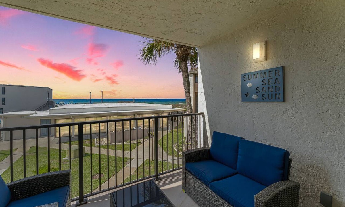 Panama City Beach Condo | Charming beach getaway with stunning ocean views
